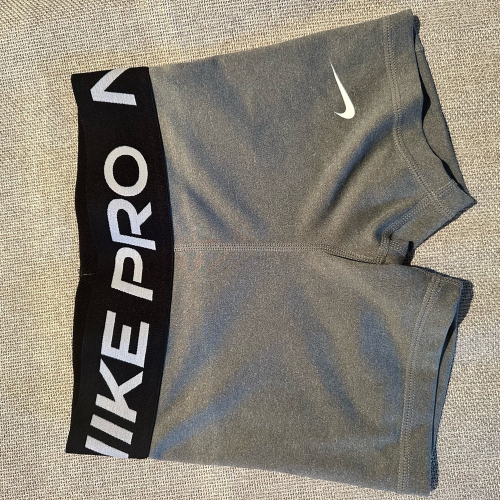 Nike Pro Girls Gray Shorts